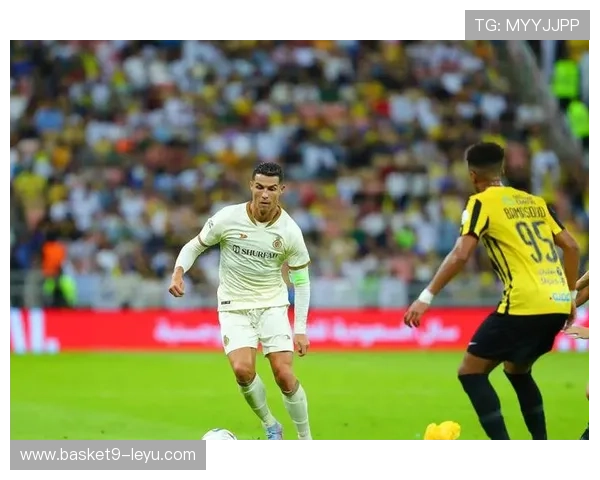 C罗阿尔纳赛尔进球创纪录，助力球队冲刺胜利！